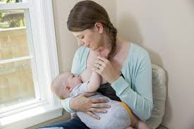 बच्चे को स्तनपान कराने से होते है माँ को बहुत से फायदे